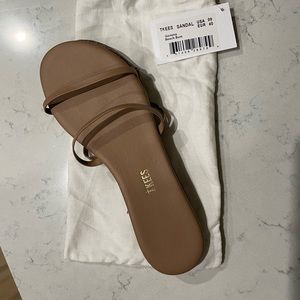 Tkees Gemma Sandals in Beach Bum (dark tan)
Brand New, Never worn
Size 9